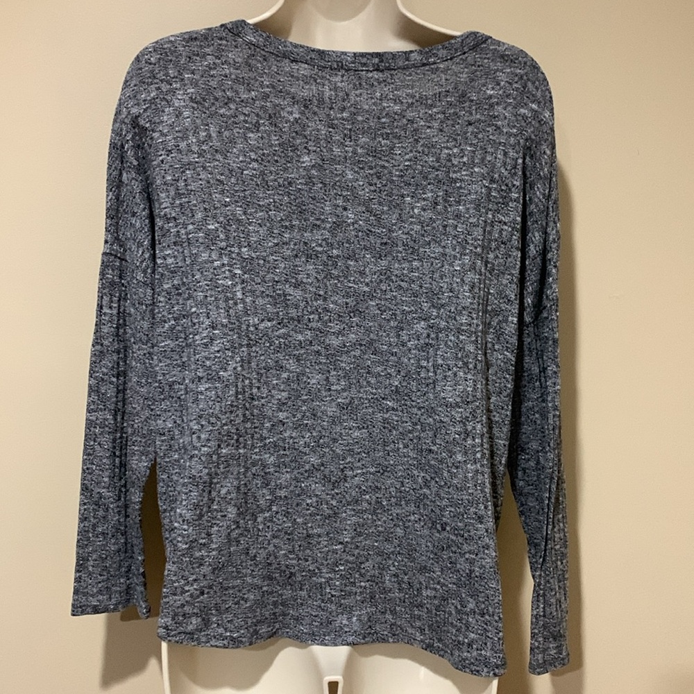 American Threads top - Picture 6 of 10